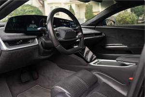 Vehículo Usado a Precio Accesible - Volante a la Izquierda |   Volante a la derecha |   LUCIDDDSS AIRRR GRANDDDSS TOURINGGSS 2022 - Product Image 2