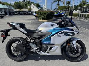 VENTE FLASH Moto Yamaha YZF-R3 Standard 2025 1000-1500cc Moto Sportive Sans Balais - Product Image 2