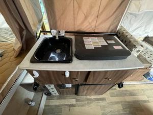 Coachmen C-l-i-p-p-e-r C-l-a-s-s-i-c 1-2-8-5-S-S-T d'occasion 2019 à vendre - Product Image 3