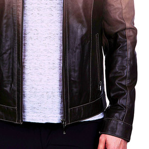 Colección de invierno Estilo de lujo Chaqueta de cuero de motorista de moda para hombres Chaqueta de moto transpirable y de cuero de vaca original para hombres - Product Image 5