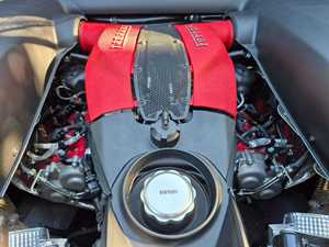 Coupé Deportivo Turbo de Alto Rendimiento Usado 2024, Volante a la Izquierda, Motor V8, Techo Panorámico Automático, Excelente Estado - Product Image 5