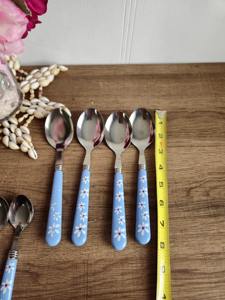 Ensemble de couverts en résine bleue simple avec motif floral, adapté aux repas quotidiens, aux dîners en famille et à une manipulation confortable, en provenance d'Inde - Product Image 6