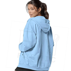 Sweat à capuche à col roulé 100% coton pour femmes maillot chaud uni hiver avec fermeture à glissière patchs personnalisés et logo avant de Sialkot - Product Image 3