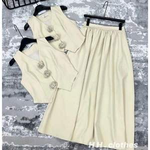 Conjunto elegante de chaqueta de manga corta y falda larga de la mejor elección: mezcla perfecta de estilo moderno y sofisticación para la Oficina - Product Image 4