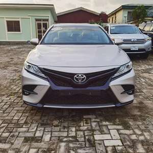 2018โตโยต้าคัมรี่ SE - Product Image 1