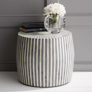 Table d'appoint de luxe artisanale en os incrusté, avec motifs élégants pour une décoration intérieure haut de gamme du salon - Product Image 6