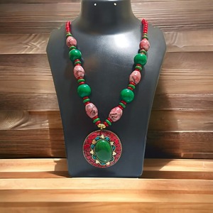 Collar de resina multicolor para mujer, joyería de maquillaje de lujo con forma de corazón, precio al por mayor, diseño ovalado elegante - Product Image 4
