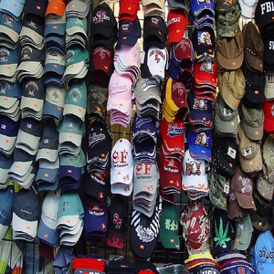 Gorras Deportivas Casuales Inteligentes al por Mayor, Lote de Ropa de Bangladesh, Excedente de Producción, Envío Cancelado, 6 Paneles Ajustables de Alta Calidad - Product Image 1