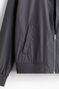 Blouson d'hiver élégant pour homme, tissu imperméable et coupe-vent de haute qualité avec fermeture éclair, blouson léger. - Product Image 4