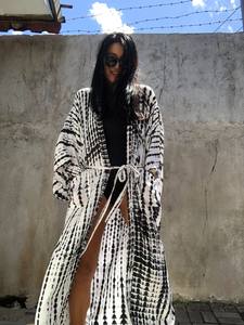 Kaftan hecho a mano Tie-Dye para estilo sin esfuerzo Bohemian Tie Dye Kaftan para elegancia casual - Product Image 5