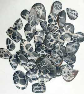 หินอัญมณีหลวมๆสีดำมีผนังแนวแฟนซีพลอยผนังกั้นตามธรรมชาติสำหรับเครื่องประดับตัวกั้นคุณภาพระดับพรีเมี่ยม - Product Image 1