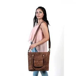 High Quality PU Leather Tote <b>Handbag</b> for Women Large Size Fashion Bag for Daily Use for <b>Summer</b> and Autumn Seasons Affordable - Product Image 5