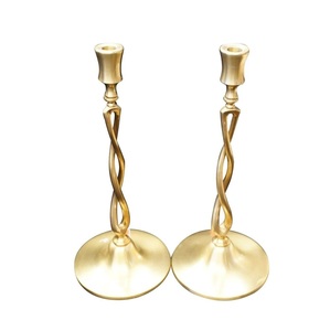 Bougie de couleur dorée en forme de fleur et porte-lumière en T idéal pour la décoration de Noël et de mariage avec les tailles 27 et 23 cm - Product Image 2