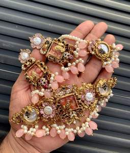 Oxidised kundan ชุดสร้อยคอดีไซน์ที่เป็นเอกลักษณ์เครื่องประดับเทียมสองสีชุบด้วยเพทายสแตนเลสสำหรับงานแต่งงาน - Product Image 2