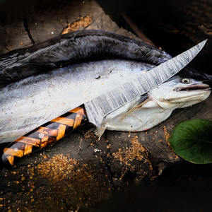 Cuchillo de Pesca Personalizado Hecho a Mano Jexmoo, Cuchillo para Filetear con Hoja de Acero de Damasco y Funda de Cuero, Regalo para Pescadores - Product Image 6