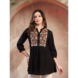 Blusa Negra de Rayón para Mujer, Bordada con Seda, Estilo Bohemio Informal, Tallas Libres XL XXL, Temporada Primavera y Otoño, Estilo Vintage para Vogue - Product Image 1