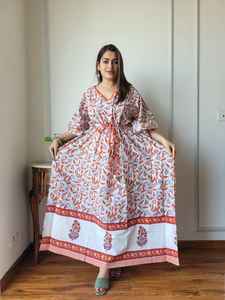 Vestido de caftán de algodón estampado con bloque de mano hecho a medida-Ropa de descanso Bohemia con cuello en V y cintura con cordón adecuado para clientes de boutique - Product Image 6