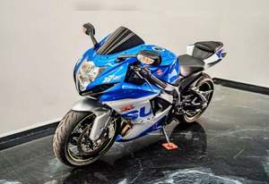 LISTA PARA CONDUCIR, VENTAS 2026 - Motocicleta Deportiva Suzuki GSX-R600 Edición 100 Aniversario en Venta - Product Image 4