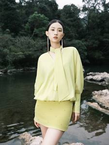 Conjunto de falda de diseño de lujo para mujer, minifalda Anthera con logotipo personalizado de cintura baja, tela tejida de Spandex de rayón, fabricante de Vietnam - Product Image 2