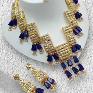 ENSEMBLE DE BIJOUX INDIENS TRADITIONNELS ET À LA MODE EN CUIVRE ENSEMBLE DE BIJOUX DE MARIAGE POUR FEMMES BOUCLES D'OREILLES ET COLLIER - Product Image 1