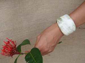 Bracelets en corne de buffle épaisse unisexe beaux bijoux en corne naturelle pour cadeau d'occasions romantiques - Product Image 3