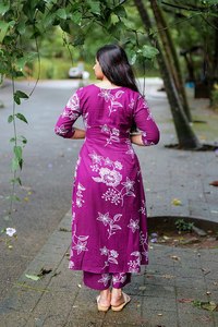 Perfect <b>for</b> wedding/ <b>festive</b> celebrations/cultural gatherings premium-quality ethnic wear exquisite women Kurti/ Kurta Set Piece - Product Image 5