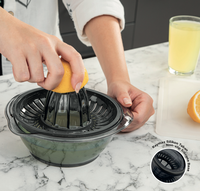Presse-agrumes manuel multifonctionnel Afossa en cristal transparent pour citron et orange, base antidérapante, ergonomique, écologique, versement facile