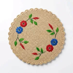 Sets de table ronds en raphia faits à la main avec broderie florale, style bohème, diamètre 260 mm - Product Image 3