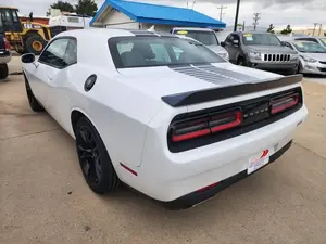 Dodge Challenger SXT 2017 - Product Image 4
