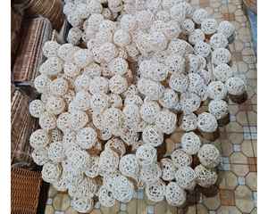 Boule de rotin tissée du Vietnam pour la décoration suspendue dans les maisons et les événements de mariage - Product Image 1
