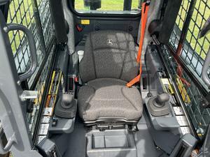 Chargeuse compacte 325G 2025 avec boîte de vitesses de chargeuse frontale, roulement, moteur et pompe haute efficacité, composants principaux - Product Image 3