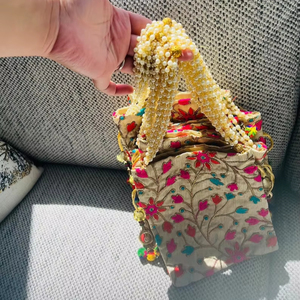 Thiết kế handmade Ấn Độ thêu túi lụa ly hợp với ngọc trai xử lý potli túi cho phụ nữ ủng hộ đám cưới trở lại Túi Quà Tặng - Product Image 1