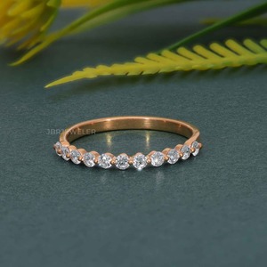 Anillo de boda de oro sólido de 14K con diamante cultivado en laboratorio certificado IGI por encargo, joyería de lujo al precio más bajo - Product Image 4