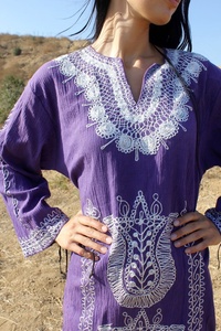 Caftán de Algodón Turco con Bordado Floral, Silueta en A, Punto Cadena, Talla Única, Estilo Vintage de Verano - Product Image 2