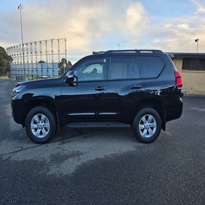 Le Toyota Land Cruiserr est disponible maintenant propre, solide et prêt à affronter les conditions les plus difficiles. - Product Image 1