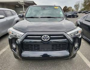 สภาพดีเยี่ยม รถมือสอง โตโยต้า 4Runner SR5 ปี 2024 - Product Image 1