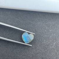 Perles de Pierre de Lune Arc-en-ciel Naturelle de Haute Qualité 100% avec Effet Feu Bleu, Formes Mixtes, Polies, 10mm, Sculptées à la Main, Facettées, en Vrac