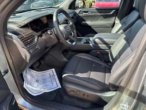 GMC Acadia Elevation 2024, SUV con Tracción en las Cuatro Ruedas, Automática, 7 Plazas, con Neumáticos R20, Volante a la Izquierda, Interior Oscuro, Asientos de Cuero, Techo Corredizo - Product Image 5