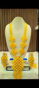 Ensemble de bijoux de mode plaqué or 24 carats de Dubaï, collier, boucles d'oreilles, bracelets, peignes, broches, en cuivre pour la Turquie - Product Image 2