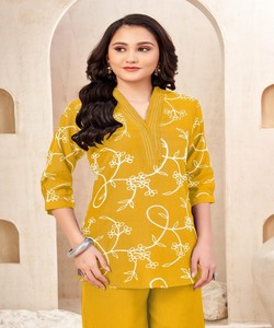 ชุดเสื้อผ้าแนวพื้นเมืองของ Vatican Ari ชุดใส่ทำงานสีเหลืองลำลอง - Product Image 5