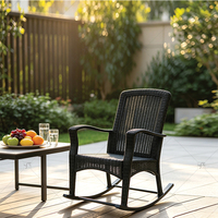 Fauteuil à bascule en rotin pour jardin extérieur, mobilier de patio moderne pour cour, balcon, villa, hôtel, complexe hôtelier et projets d'hôtellerie
