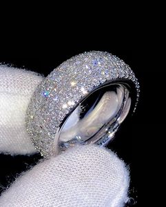 Bonita banda original de moissanita Hip Hop de diseñador hecha de oro blanco de 14K y diamantes de corte redondo de claridad VVs para unisex - Product Image 4