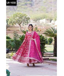 Robe Jacquard en Viscose de Style Indien et Pakistanais avec Paillettes Brodées Travail et Soie Russe Dupatta pour Femmes Robes - Product Image 1