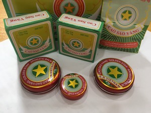 Baume en boîte Golden Star du Vietnam, souvenir culturel au design vintage et mélange aromatique local - Product Image 2