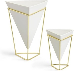 Las macetas de metal con forma de triángulo elevan tu espacio con diseños de moda macetas colgantes para balcón sala de estar - Product Image 1