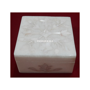 Joyero de madreperla con incrustaciones de mármol blanco, forma Rectangular, superficie lisa y brillante hecha a mano, utilizada para regalo de negocios - Product Image 1