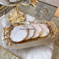 Plateau de service en métal poli doré écologique pour les offrandes de cadeaux, les mariages ou les services et la décoration de buffet formel
