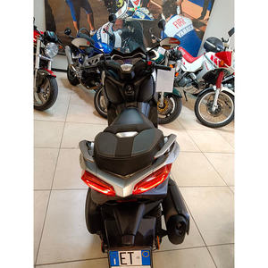 Scooter à essence X-MAX 300 - Product Image 3