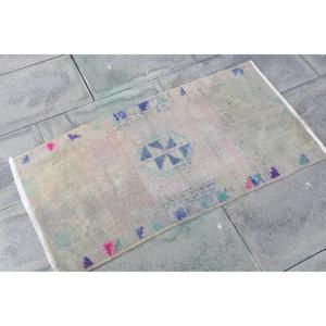 Alfombra Turca Vintage Pequeña de 1.7x3.37 pies, Alfombra con Borde Azul Gris - Product Image 3