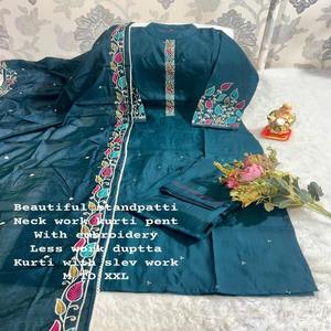 Top Qualité Meilleur Tissu Vêtements Occasionnels Premium Vente Chaude Pure Soie De Mousseline Lourde Avec Broderie Kurti Pantalon Et Dupatta - Product Image 1